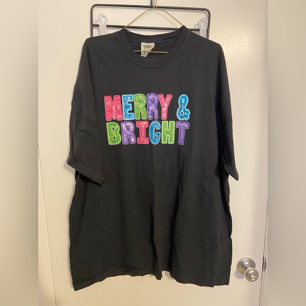 2xl merry & bright tee
